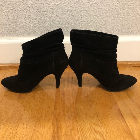 (US 5.5) Basically NEW Black Booties - Picture 3 of 8